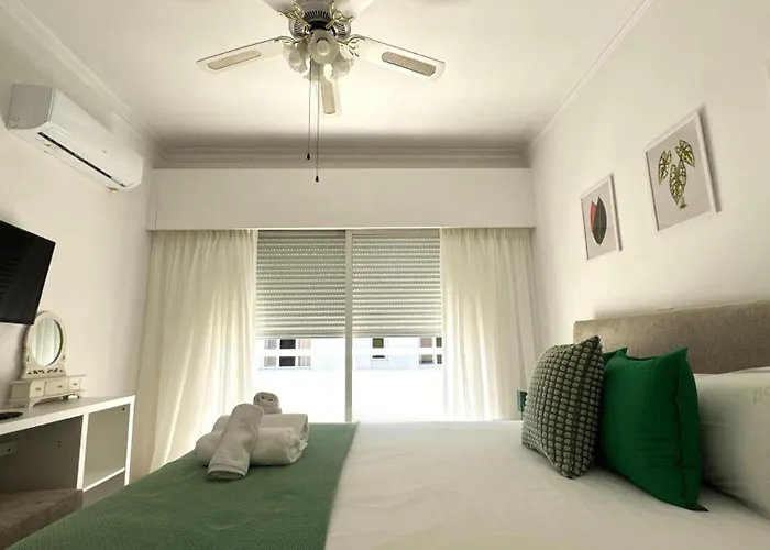 Διαμέρισμα Modern 3bdr_top Floor_lux_suite_balcony *